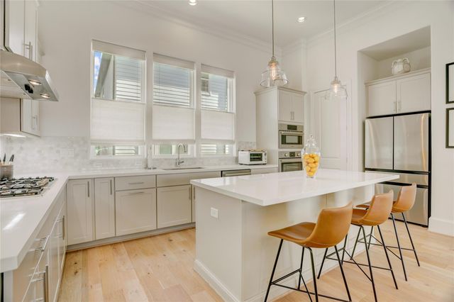 3317 W 11th Street, Houston, TX 77008