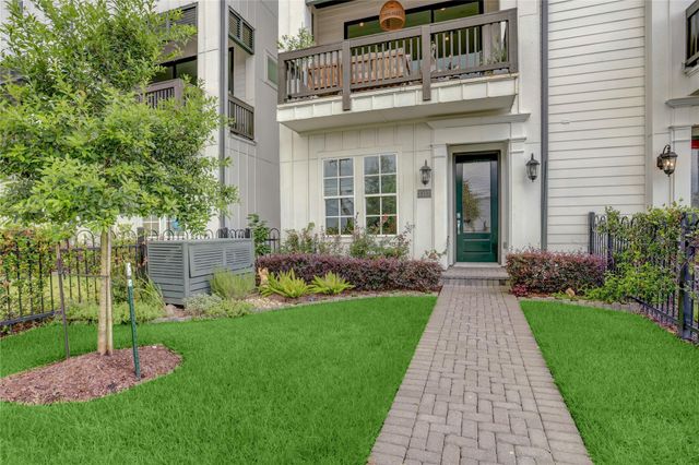 3317 W 11th Street, Houston, TX 77008