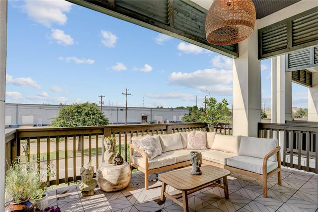 3317 W 11th Street, Houston, TX 77008