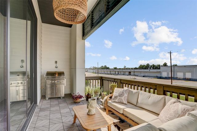 3317 W 11th Street, Houston, TX 77008