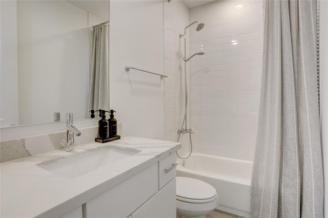 3317 W 11th Street, Houston, TX 77008