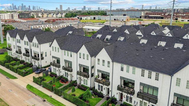 3317 W 11th Street, Houston, TX 77008