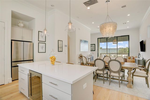3317 W 11th Street, Houston, TX 77008