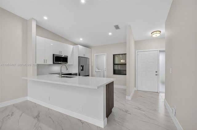 8127 Songbird Ter, Boca Raton, FL 33496