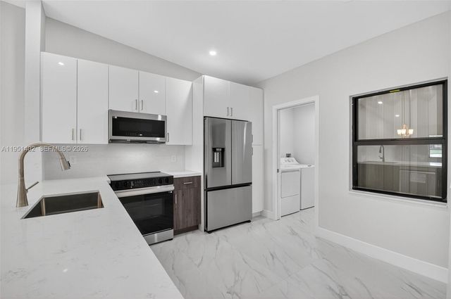 8127 Songbird Ter, Boca Raton, FL 33496