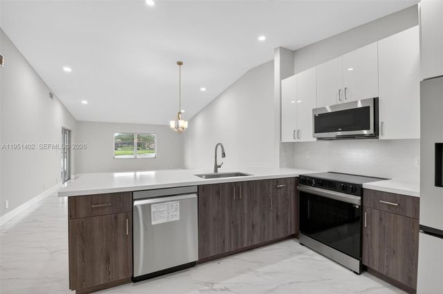 8127 Songbird Ter, Boca Raton, FL 33496