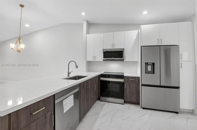 8127 Songbird Ter, Boca Raton, FL 33496