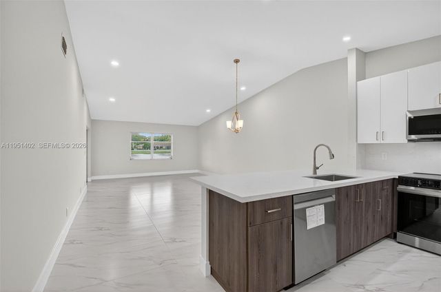 8127 Songbird Ter, Boca Raton, FL 33496