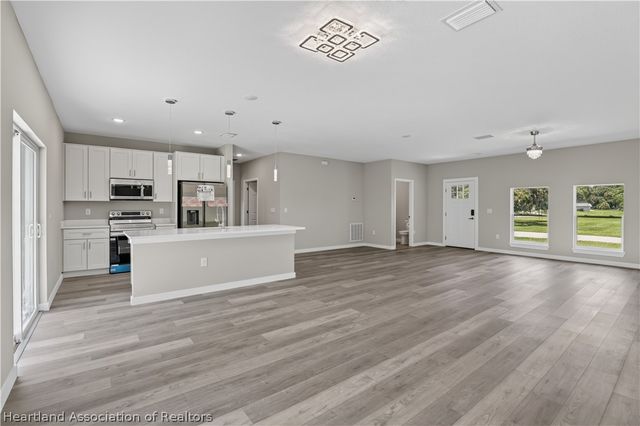 6108 Aquavista Drive, Sebring, FL 33876