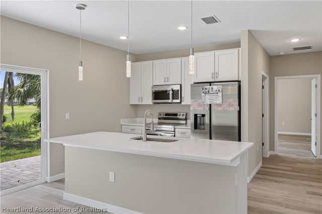 6108 Aquavista Drive, Sebring, FL 33876