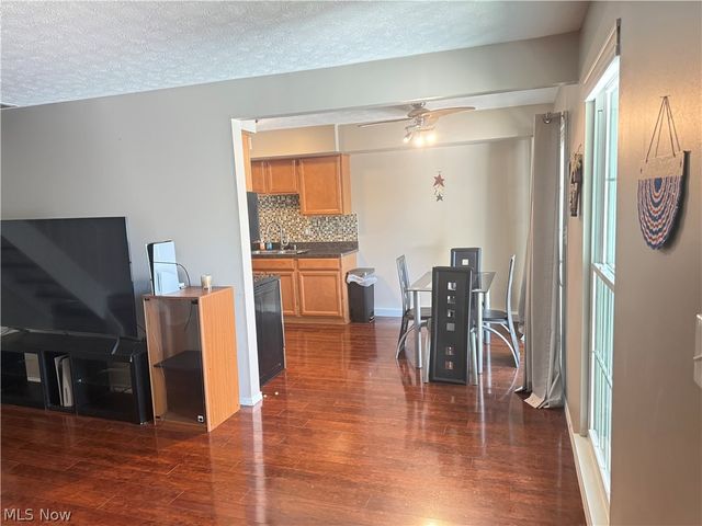 20462 Williamsburg Court, Middleburg Heights, OH 44130
