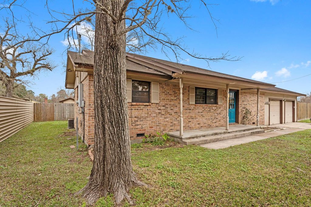 26789 Hanna Road, Oak Ridge North, TX 77385
