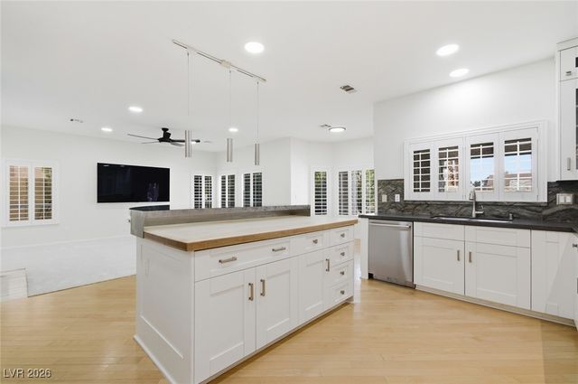 1802 Alisal Court, Henderson, NV 89074