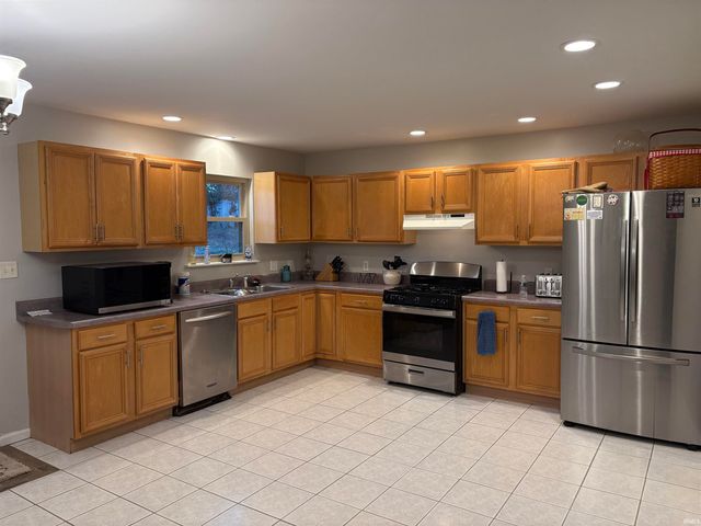 7970 Alexandra Lane, Newburgh, IN 47630