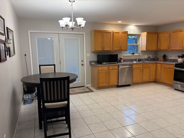 7970 Alexandra Lane, Newburgh, IN 47630