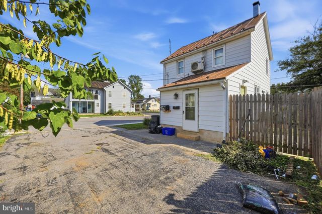 313 E MAIN ST, Thurmont, MD 21788