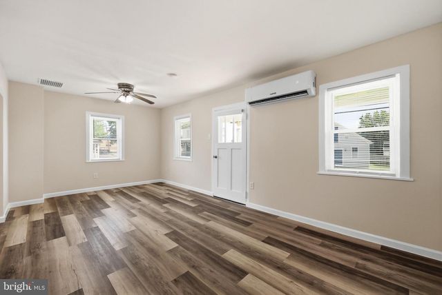 313 E MAIN ST, Thurmont, MD 21788
