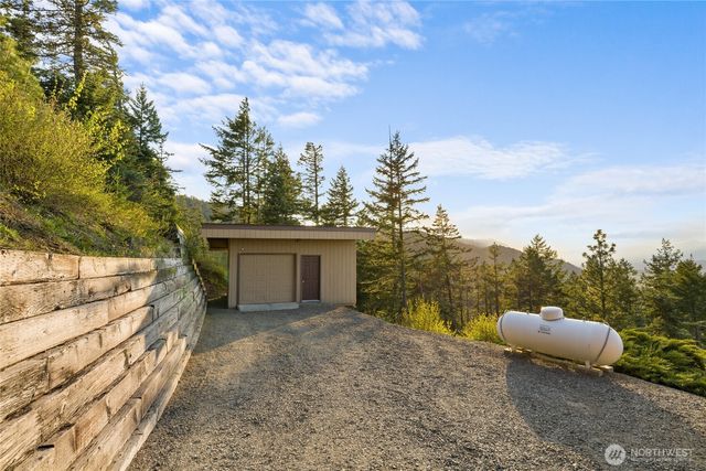 811 Horse Heaven Road, Cle Elum, WA 98922