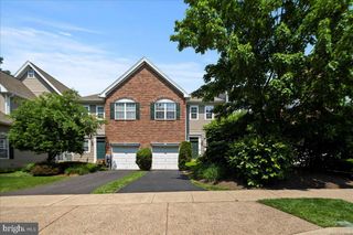 22 HERITAGE HILLS DR, Washington Crossing, PA 18977