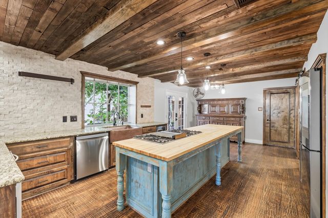 7632 Tallow Drive, Irving, TX 75063