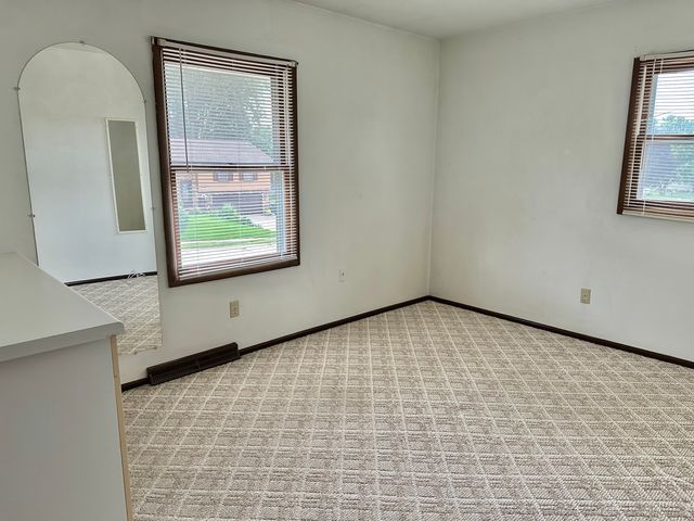 1624 Crestline Drive, Clinton, IA 57232