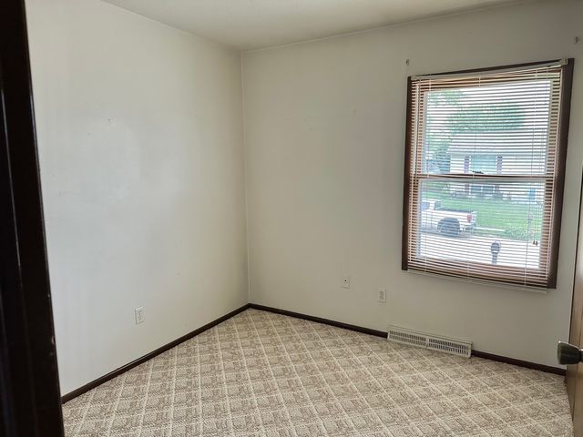 1624 Crestline Drive, Clinton, IA 57232