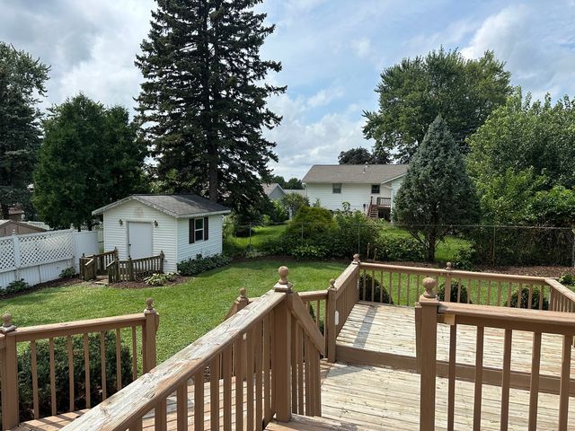 1624 Crestline Drive, Clinton, IA 57232