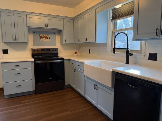 1727 S LAWE STREET, Appleton, WI 54915