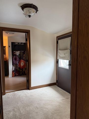 1727 S LAWE STREET, Appleton, WI 54915