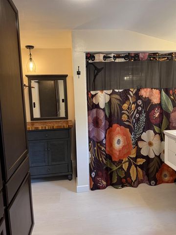 1727 S LAWE STREET, Appleton, WI 54915