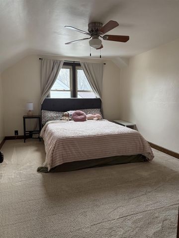 1727 S LAWE STREET, Appleton, WI 54915