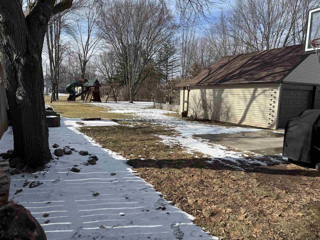 1727 S LAWE STREET, Appleton, WI 54915