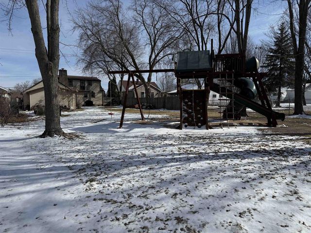 1727 S LAWE STREET, Appleton, WI 54915