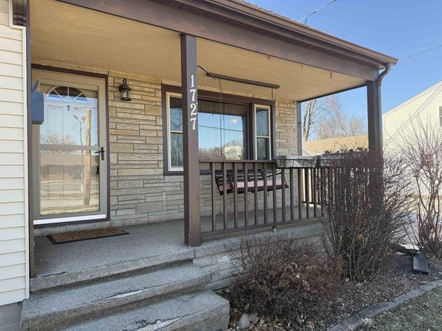 1727 S LAWE STREET, Appleton, WI 54915