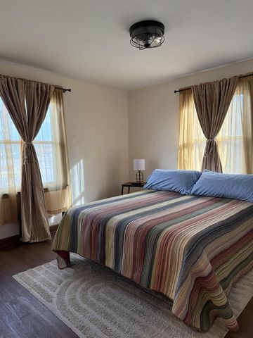 1727 S LAWE STREET, Appleton, WI 54915