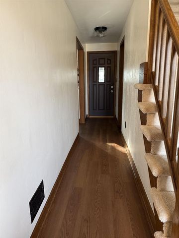 1727 S LAWE STREET, Appleton, WI 54915