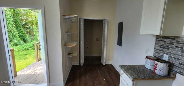 2043 WALNUT Street, Jacksonville, FL 32206