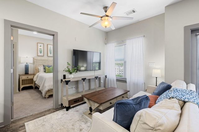 782 Riverfront Parkway 416, Chattanooga, TN 37402