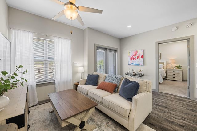 782 Riverfront Parkway 416, Chattanooga, TN 37402
