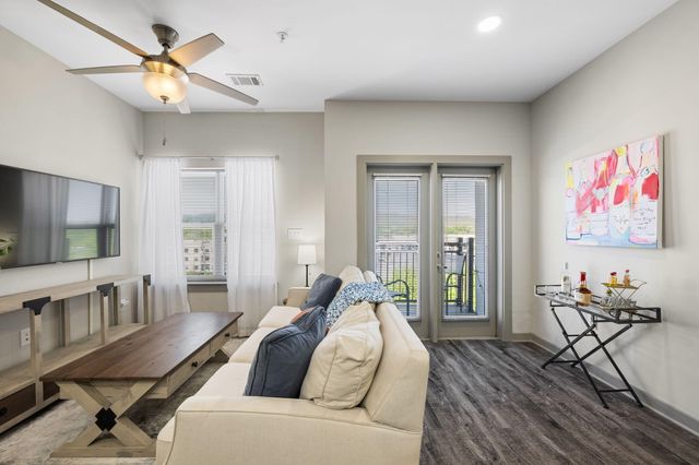 782 Riverfront Parkway 416, Chattanooga, TN 37402