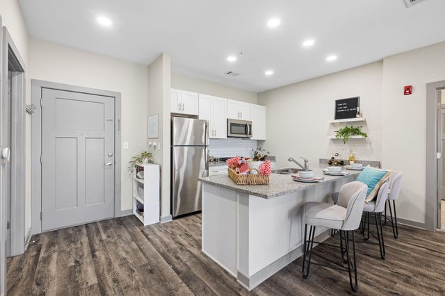 782 Riverfront Parkway 416, Chattanooga, TN 37402