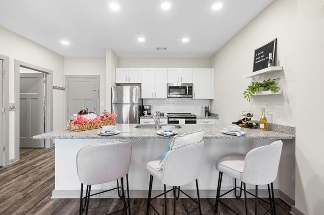 782 Riverfront Parkway 416, Chattanooga, TN 37402