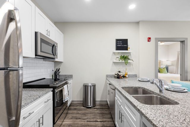 782 Riverfront Parkway 416, Chattanooga, TN 37402