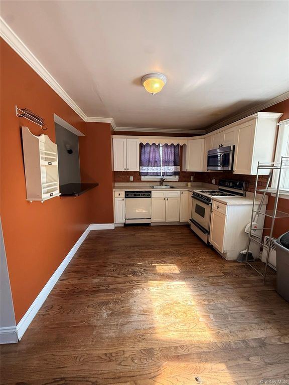 511 Locust Avenue, Port Chester, NY 10573 — photo 4