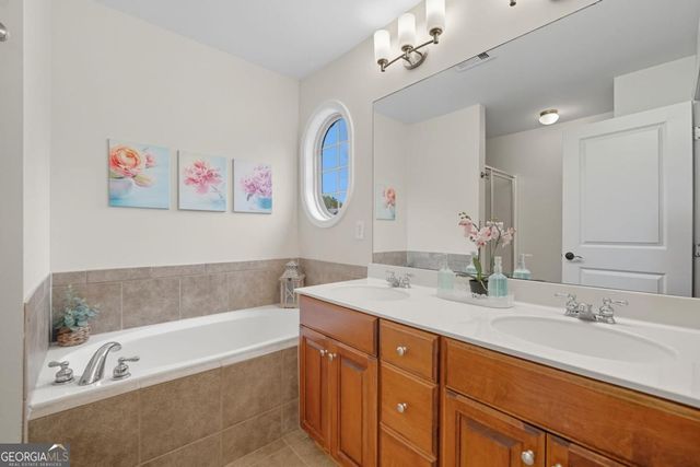 405 Royal Crescent Lane E, Canton, GA 30115