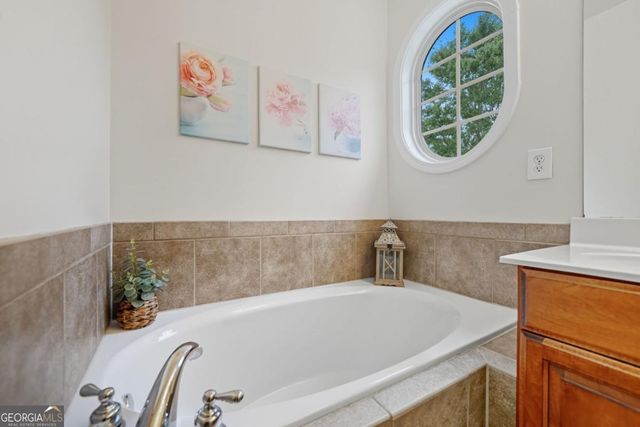 405 Royal Crescent Lane E, Canton, GA 30115