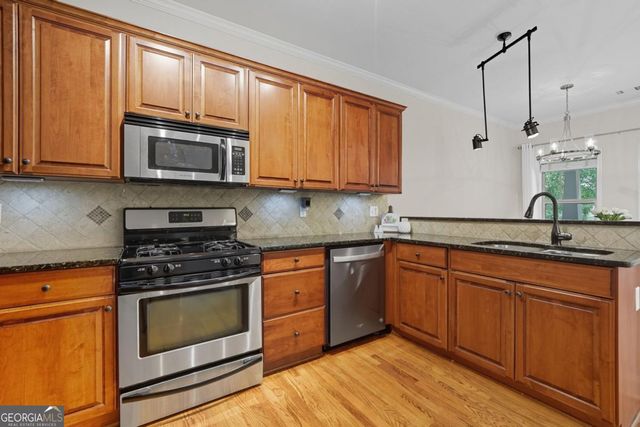 405 Royal Crescent Lane E, Canton, GA 30115