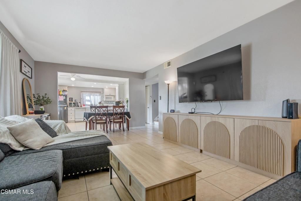Image 4 of property listing at 257 Aristotle Street, Simi Valley, CA 93065