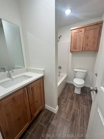 221 E Elm Street, Durant, OK 74701