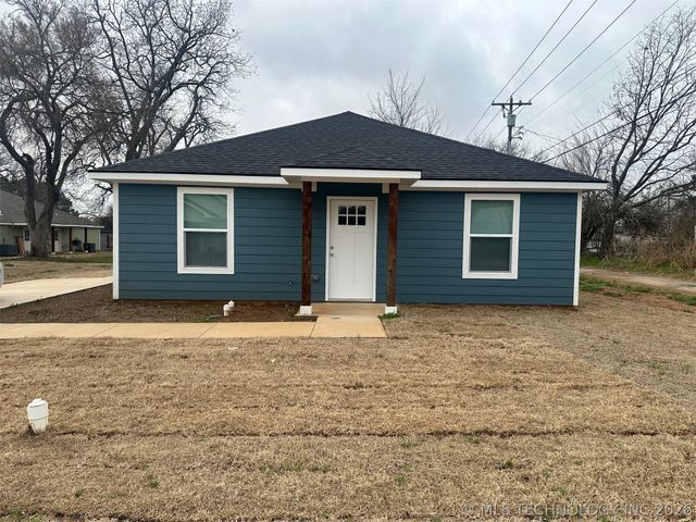 221 E Elm Street, Durant, OK 74701